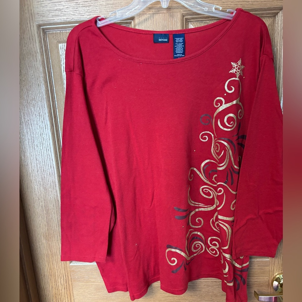 BASIC EDITIONS CHRISTMAS TOP